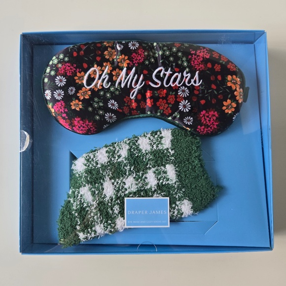Draper James Other - Draper James "Oh My Stars" Eye Mask and Cozy Socks Set
